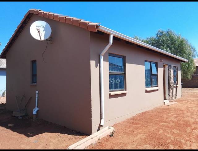 3 BEDROOM HOUSE FOR SALE IN PROTEA GLEN